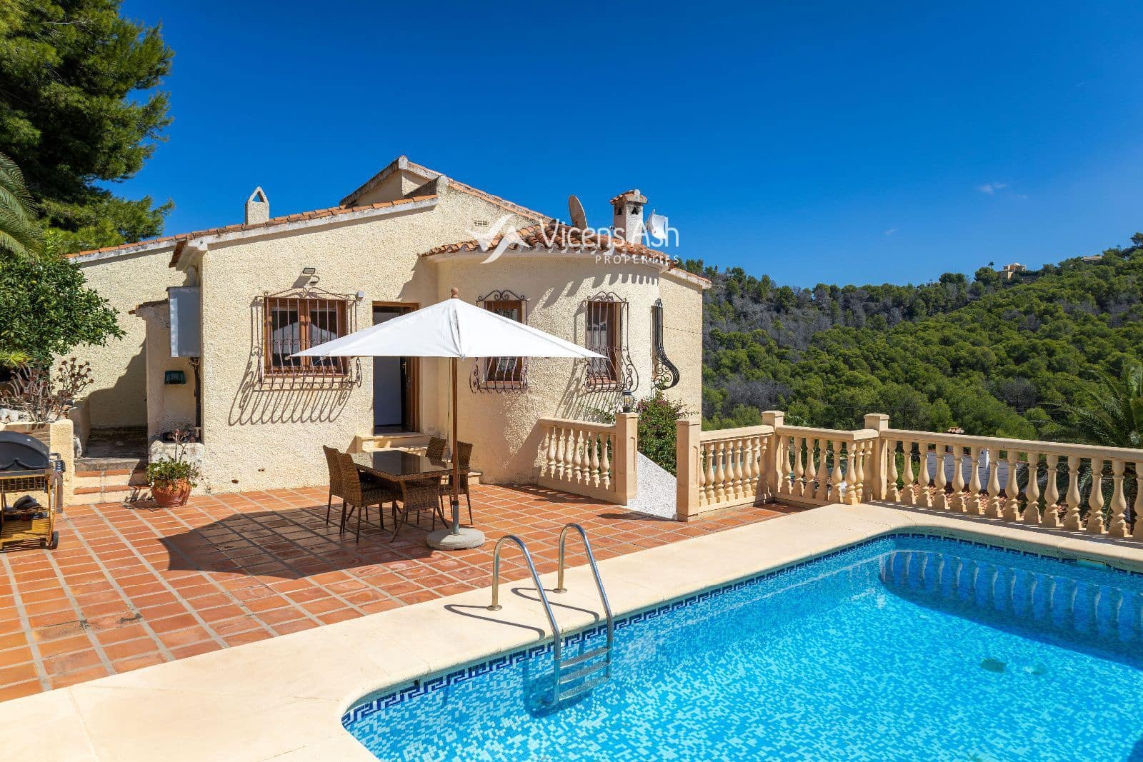 Chalet de 3 habitaciones en Javea / Xàbia en venta con piscina garaje - 545.000 € (Ref: 10111888)