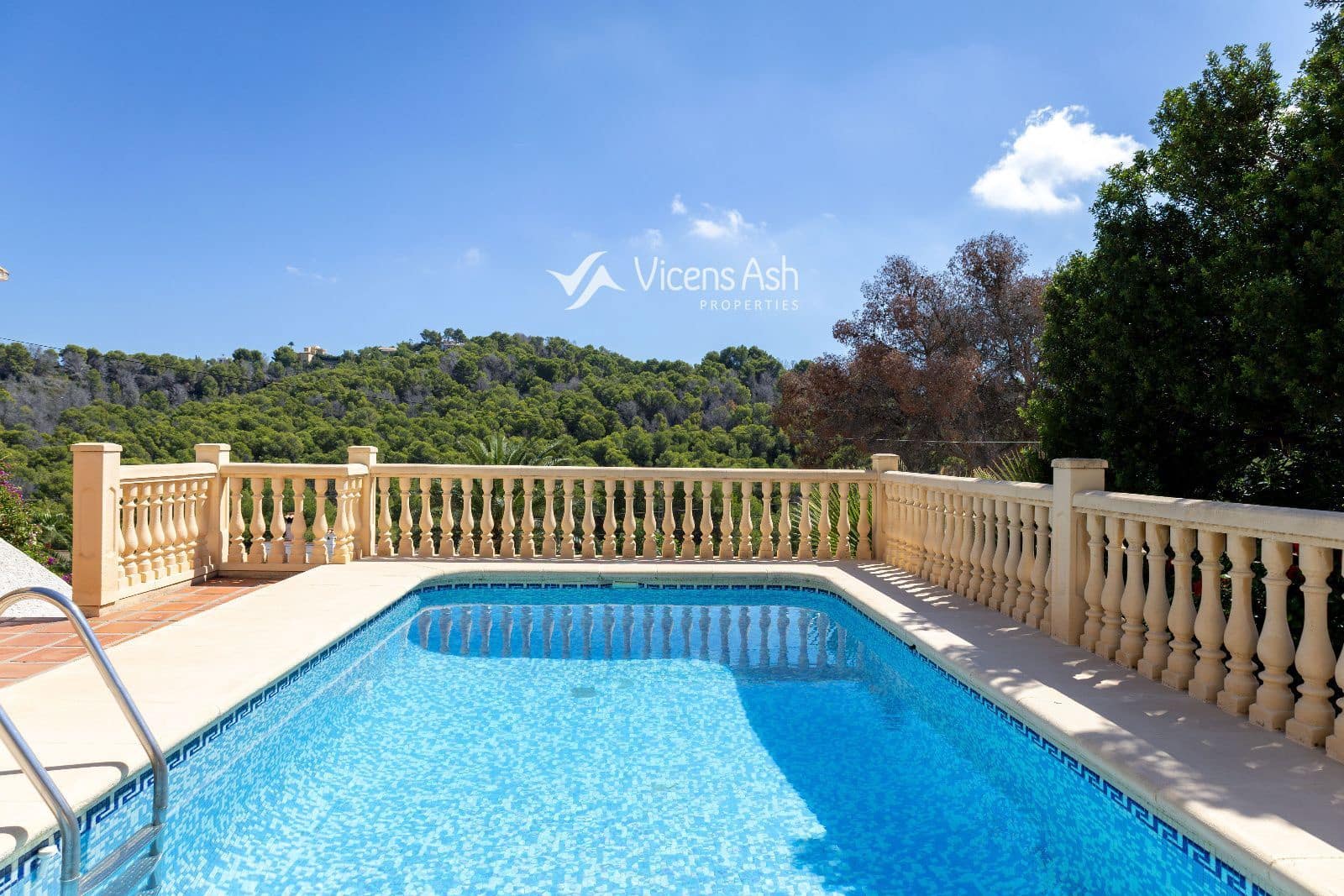 Chalet de 3 habitaciones en Javea / Xàbia en venta con piscina garaje - 545.000 € (Ref: 10111888)