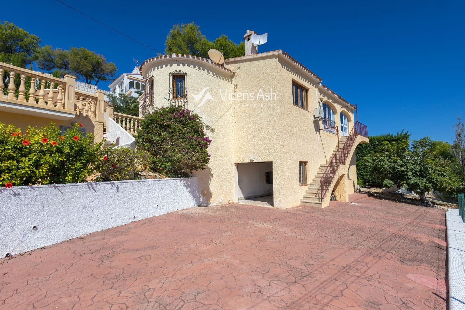 Chalet de 3 habitaciones en Javea / Xàbia en venta con piscina garaje - 545.000 € (Ref: 10111888)