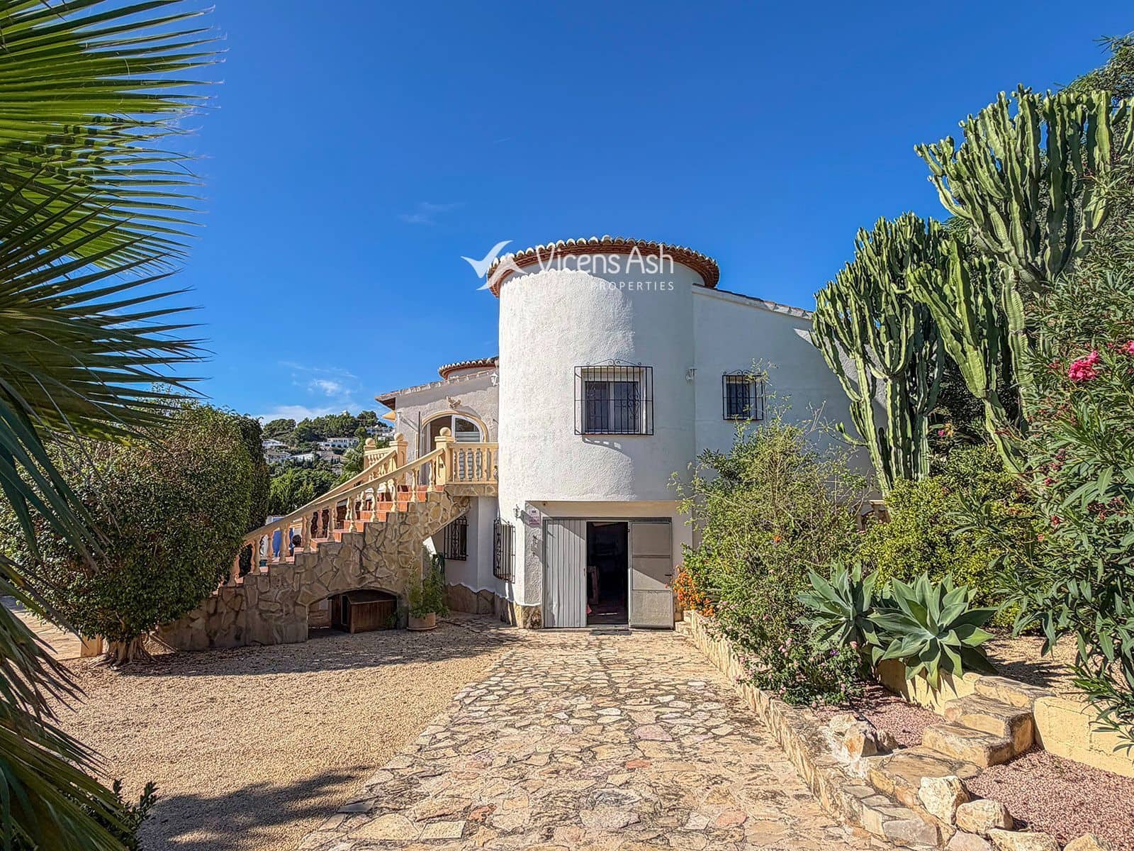 4 bedroom Villa for sale in Adsubia with pool garage - € 880,000 (Ref: 10158480)