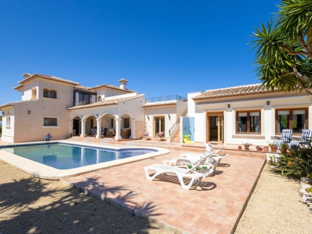 5 Zimmer Villa zu verkaufen in Cap Martí - El Tossalet - Pinomar, Javea / Xàbia mit Pool - 1.300.000 € (Ref: 8986263)