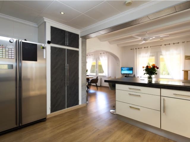 4 makuuhuone Huvila myytävänä paikassa Cap Martí - El Tossalet - Pinomar, Javea / Xàbia mukana uima-altaan 
autotalli - 699 000 € (Ref: 8986270)