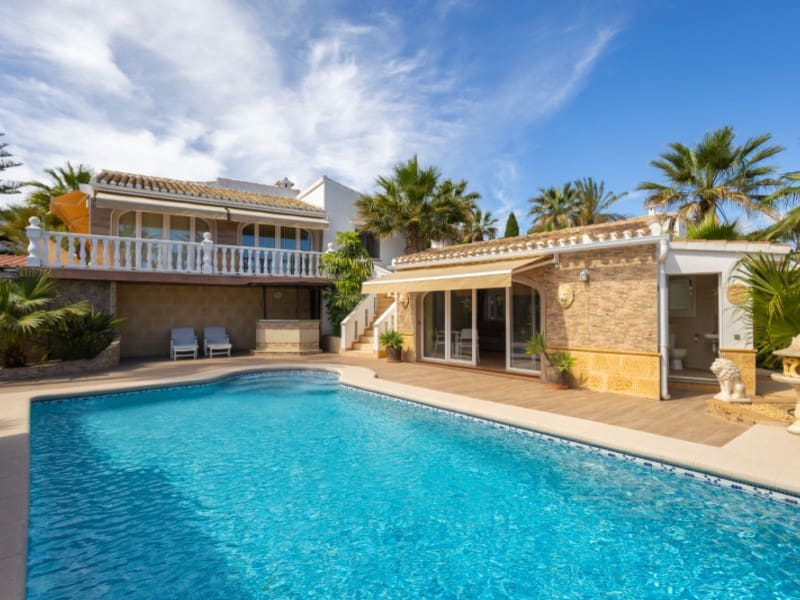 4 makuuhuone Huvila myytävänä paikassa Javea / Xabia mukana uima-altaan 
autotalli - 699 000 € (Ref: 8986270)