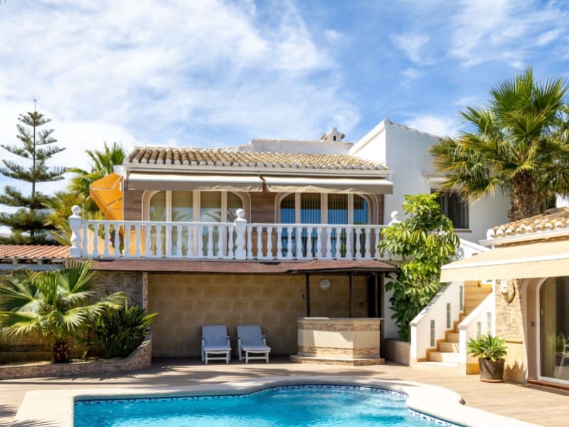 4 makuuhuone Huvila myytävänä paikassa Javea / Xabia mukana uima-altaan 
autotalli - 699 000 € (Ref: 8986270)