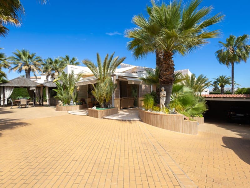 4 makuuhuone Huvila myytävänä paikassa Javea / Xabia mukana uima-altaan 
autotalli - 699 000 € (Ref: 8986270)