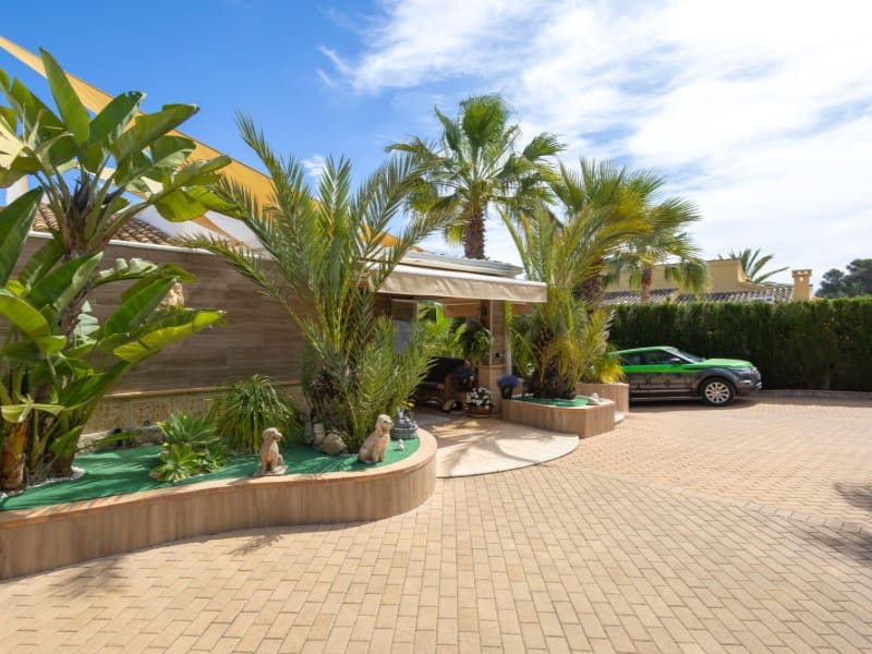 4 makuuhuone Huvila myytävänä paikassa Javea / Xabia mukana uima-altaan 
autotalli - 699 000 € (Ref: 8986270)