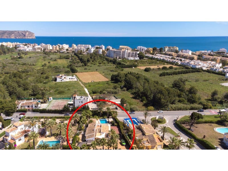 4 makuuhuone Huvila myytävänä paikassa Javea / Xabia mukana uima-altaan 
autotalli - 699 000 € (Ref: 8986270)