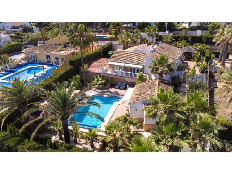 4 makuuhuone Huvila myytävänä paikassa Javea / Xabia mukana uima-altaan 
autotalli - 699 000 € (Ref: 8986270)