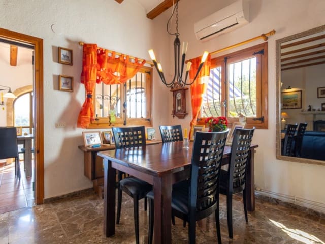 4 soveværelse Villa til salg i Partides comunes - Adsubia, Javea / Xàbia med swimmingpool garage - € 749.000 (Ref: 8986272)