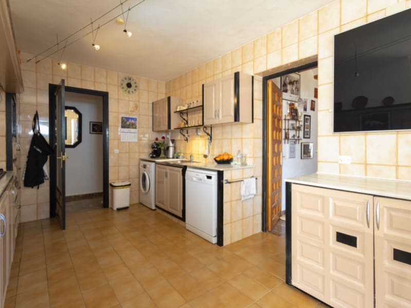 4 soveværelse Villa til salg i Javea / Xabia med swimmingpool garage - € 749.000 (Ref: 8986272)