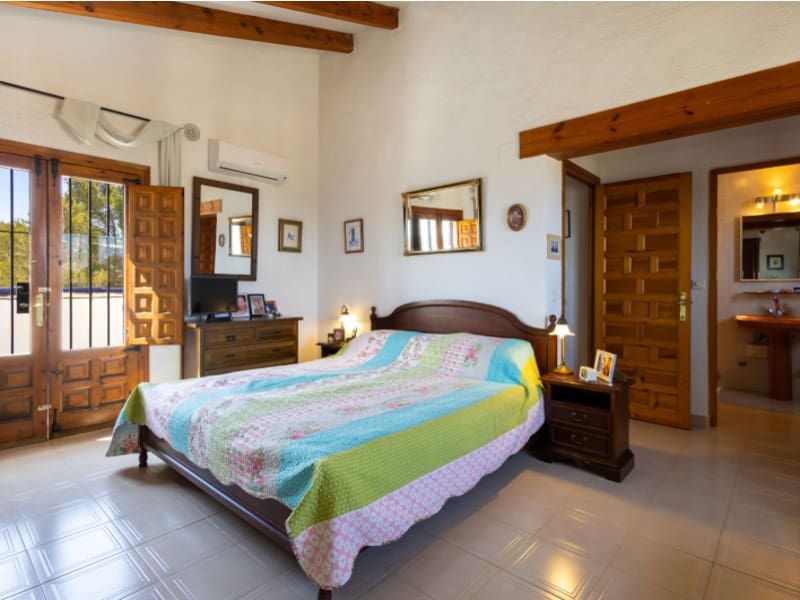 4 soveværelse Villa til salg i Javea / Xabia med swimmingpool garage - € 749.000 (Ref: 8986272)