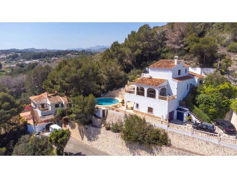 4 soveværelse Villa til salg i Javea / Xabia med swimmingpool garage - € 749.000 (Ref: 8986272)