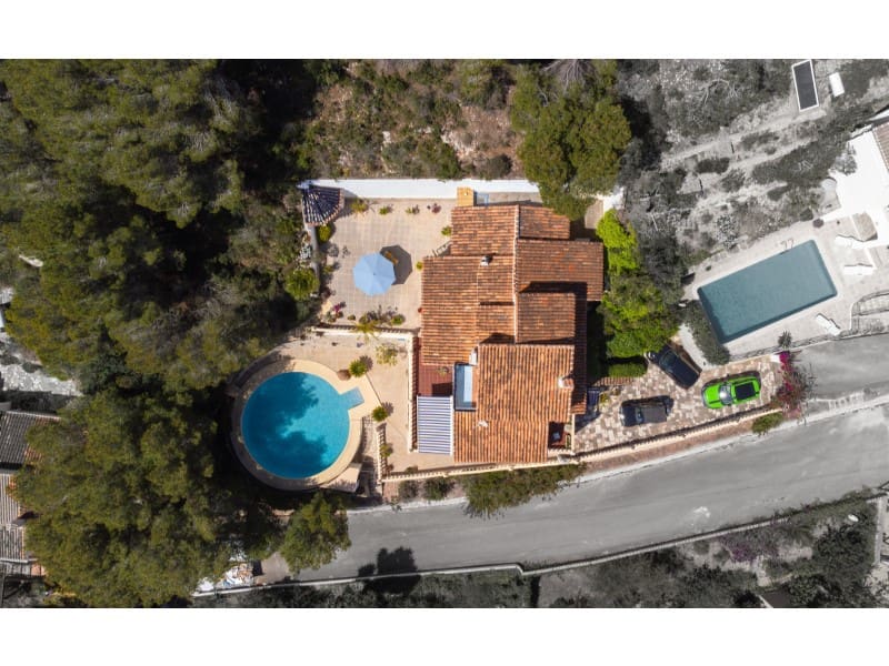 4 soveværelse Villa til salg i Javea / Xabia med swimmingpool garage - € 749.000 (Ref: 8986272)