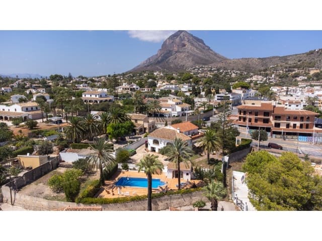 6 chambre Villa/Maison à vendre à Centro ciudad, Javea / Xàbia avec piscine garage - 950 000 € (Ref: 8986300)