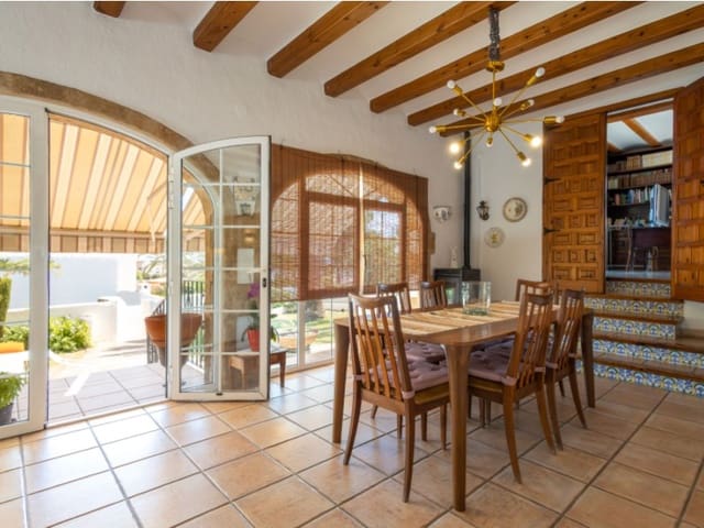 6 chambre Villa/Maison à vendre à Centro ciudad, Javea / Xàbia avec piscine garage - 950 000 € (Ref: 8986300)