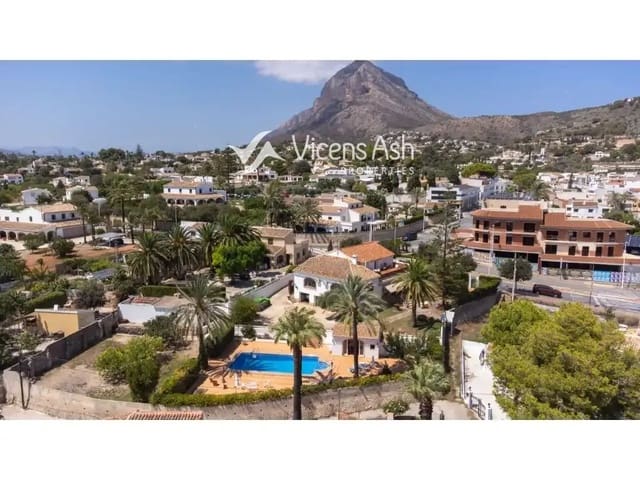 6 soveværelse Byhus til salg i Centro ciudad, Javea / Xàbia med swimmingpool garage - € 950.000 (Ref: 8986300)