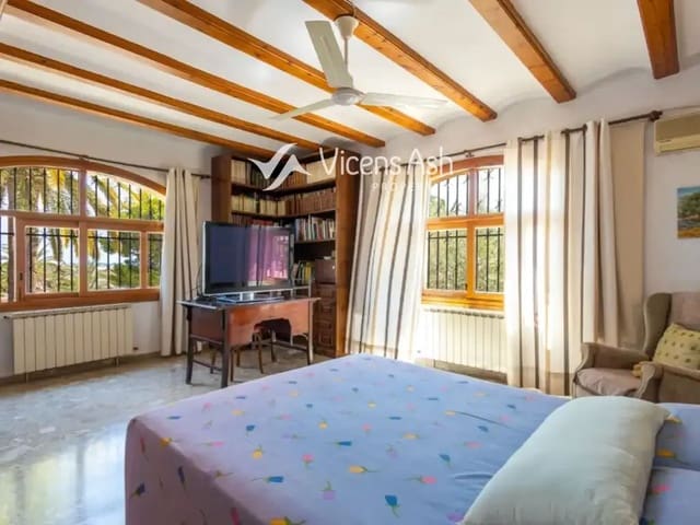 6 soveværelse Byhus til salg i Centro ciudad, Javea / Xàbia med swimmingpool garage - € 950.000 (Ref: 8986300)