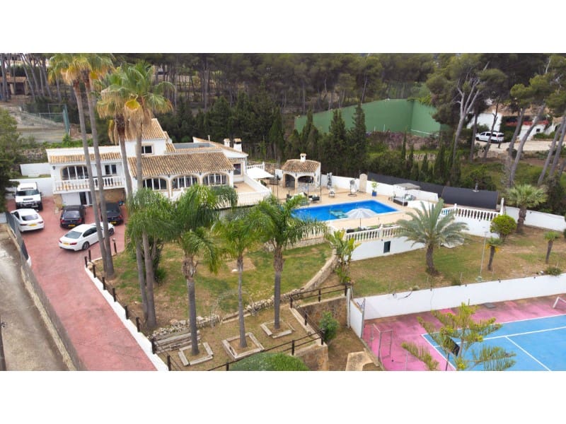 6 bedroom Villa for sale in Javea / Xabia with pool - € 995,000 (Ref: 9006260)