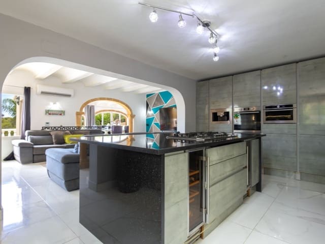 6 sovrum Villa till salu i Cap Martí - El Tossalet - Pinomar, Javea / Xàbia med pool - 995 000 € (Ref: 9006260)