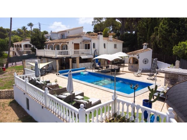 6 bedroom Villa for sale in Cap Martí - El Tossalet - Pinomar, Javea / Xàbia with pool - € 995,000 (Ref: 9006260)