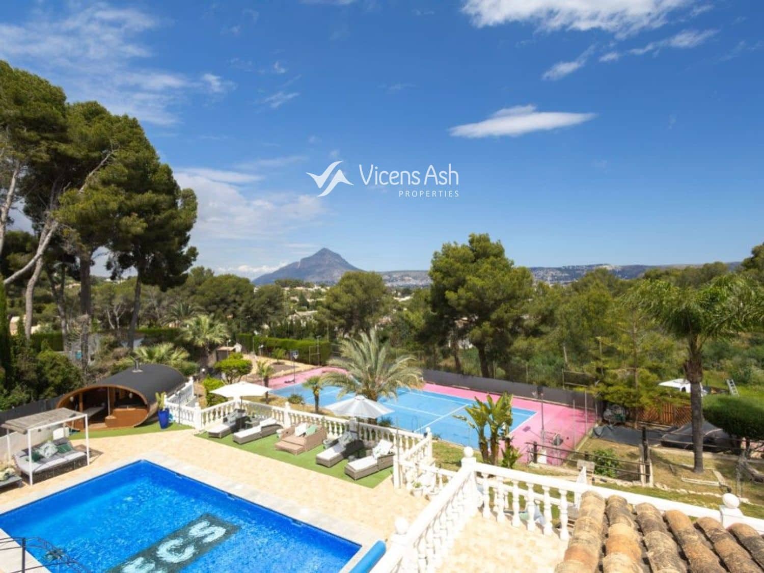 Chalet de 6 habitaciones en Javea / Xàbia en venta con piscina - 995.000 € (Ref: 9006260)