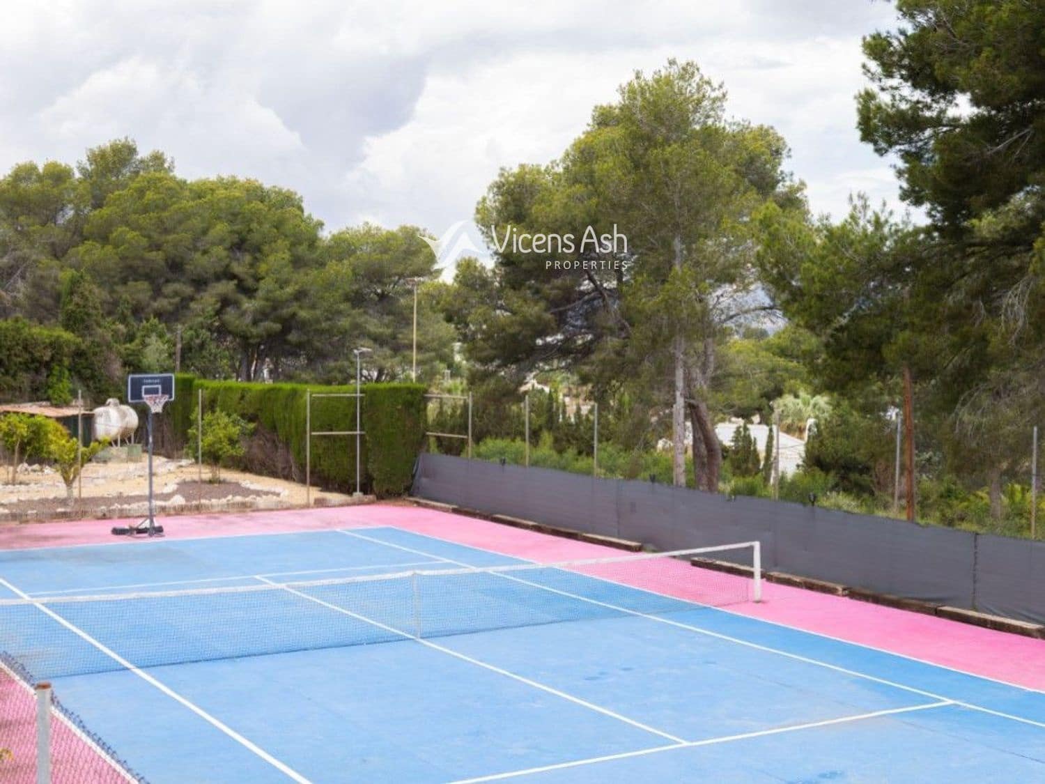 Chalet de 6 habitaciones en Javea / Xàbia en venta con piscina - 995.000 € (Ref: 9006260)