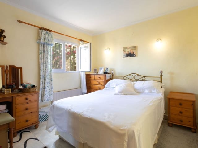 4 bedroom Villa for sale in Cap Martí - El Tossalet - Pinomar, Javea / Xàbia with pool - € 515,000 (Ref: 9103350)