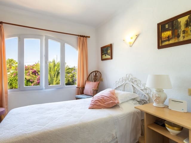 4 bedroom Villa for sale in Cap Martí - El Tossalet - Pinomar, Javea / Xàbia with pool - € 515,000 (Ref: 9103350)