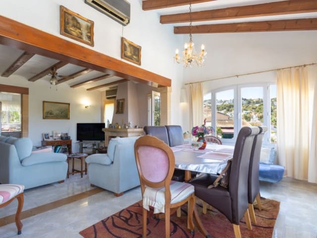 4 bedroom Villa for sale in Cap Martí - El Tossalet - Pinomar, Javea / Xàbia with pool - € 515,000 (Ref: 9103350)