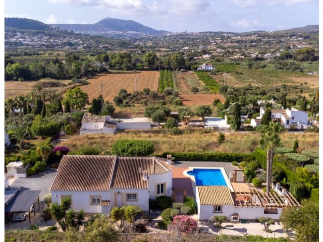 3 bedroom Villa for sale in Partida Tosal - Zona del Castellans, Javea / Xàbia with pool - € 695,000 (Ref: 9118982)