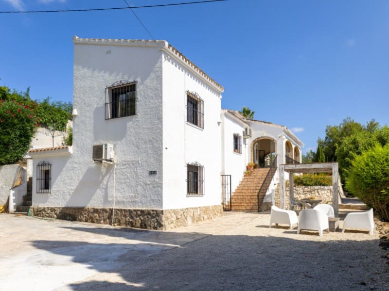 4 soveværelse Villa til salg i Javea / Xabia med swimmingpool - € 640.000 (Ref: 9131977)