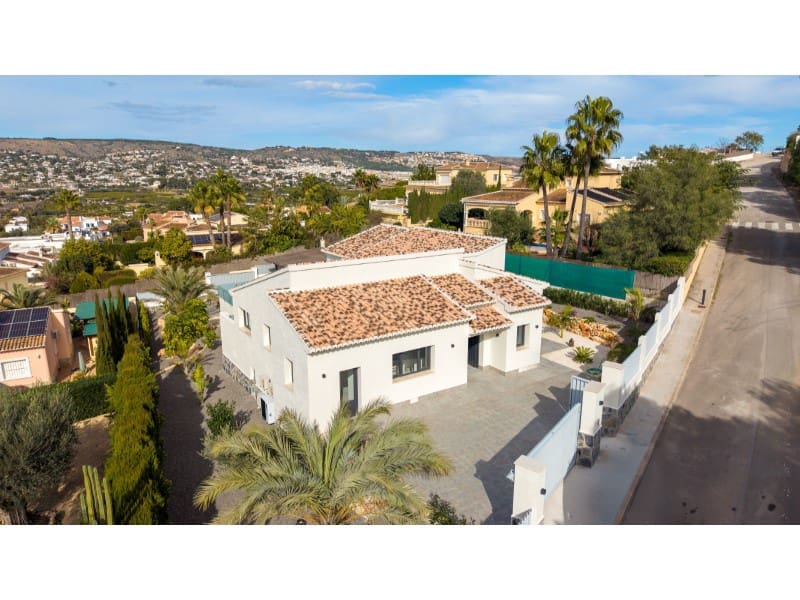 3 soveværelse Villa til salg i Javea / Xabia med swimmingpool - € 1.190.000 (Ref: 9134508)