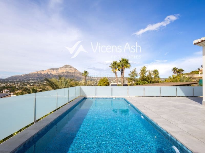 3 bedroom Villa for sale in Javea / Xabia with pool - € 1,190,000 (Ref: 9134508)