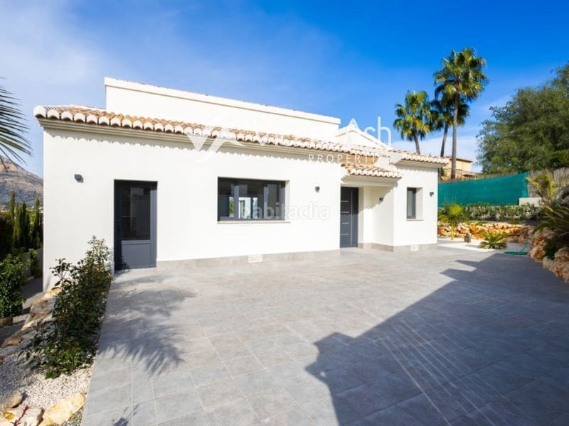 3 bedroom Villa for sale in Javea / Xabia with pool - € 1,190,000 (Ref: 9134508)