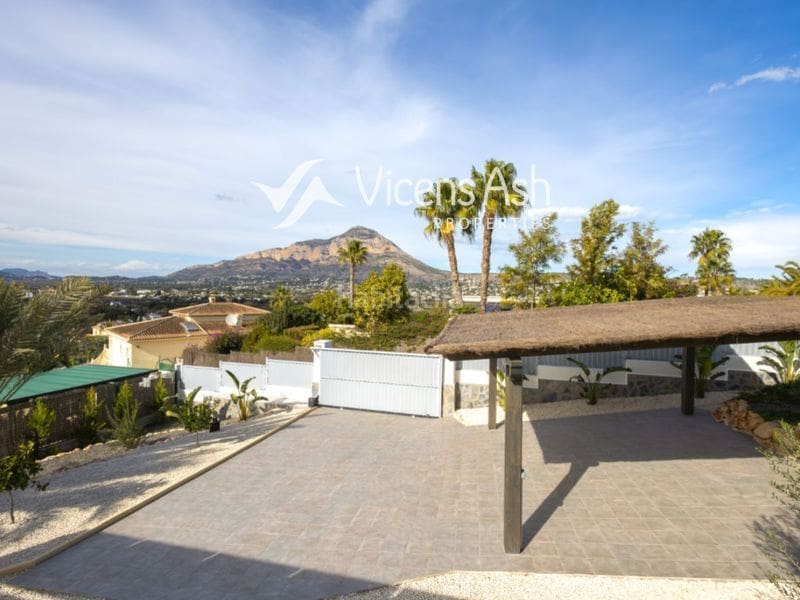 3 bedroom Villa for sale in Javea / Xabia with pool - € 1,190,000 (Ref: 9134508)