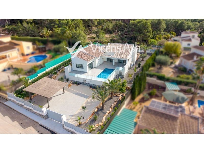 3 bedroom Villa for sale in Javea / Xabia with pool - € 1,190,000 (Ref: 9134508)