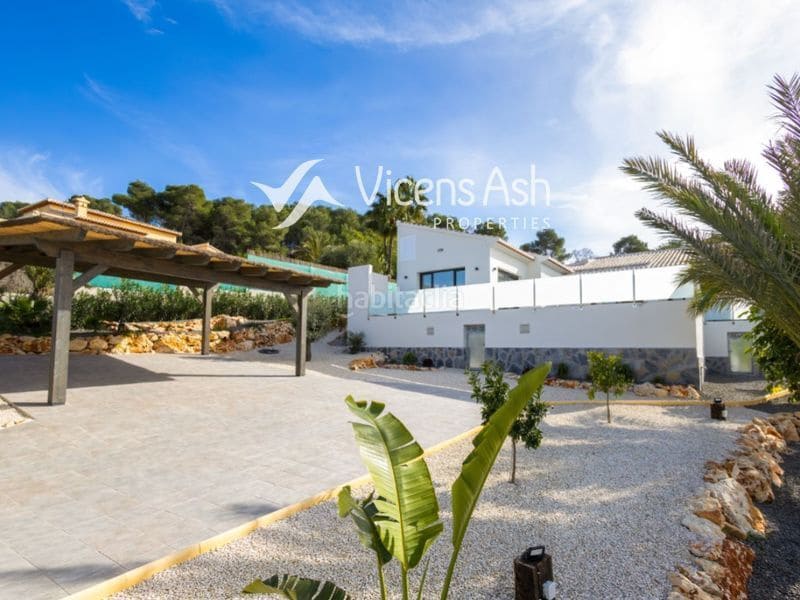 3 bedroom Villa for sale in Javea / Xabia with pool - € 1,190,000 (Ref: 9134508)