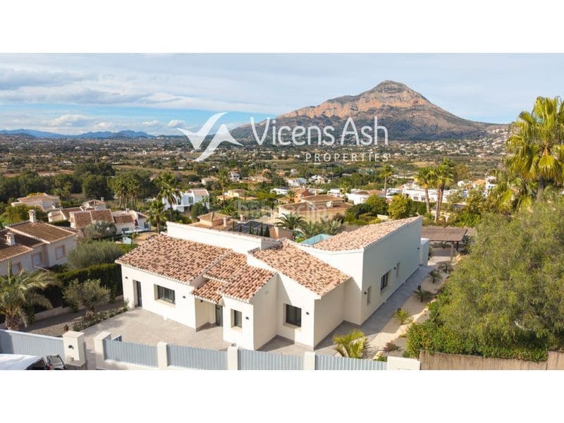 3 bedroom Villa for sale in Javea / Xabia with pool - € 1,190,000 (Ref: 9134508)