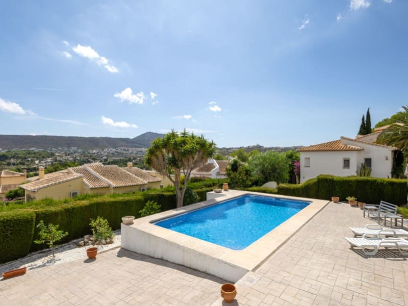 Chalet de 4 habitaciones en Javea / Xàbia en venta con piscina garaje - 695.000 € (Ref: 9291332)