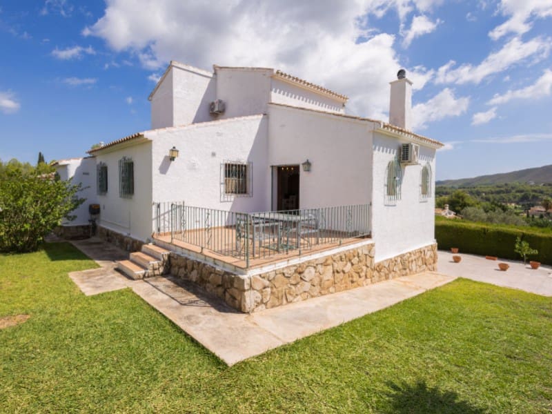 Chalet de 4 habitaciones en Javea / Xàbia en venta con piscina garaje - 695.000 € (Ref: 9291332)