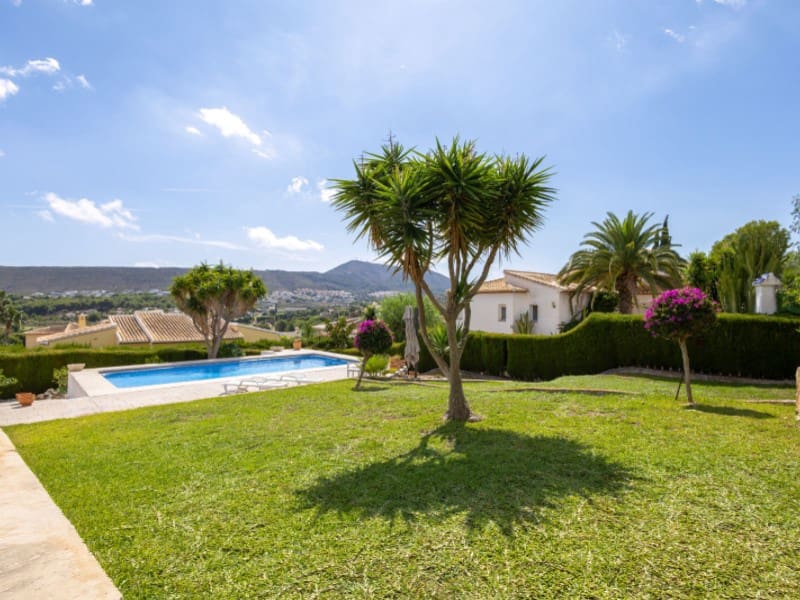 Chalet de 4 habitaciones en Javea / Xàbia en venta con piscina garaje - 695.000 € (Ref: 9291332)