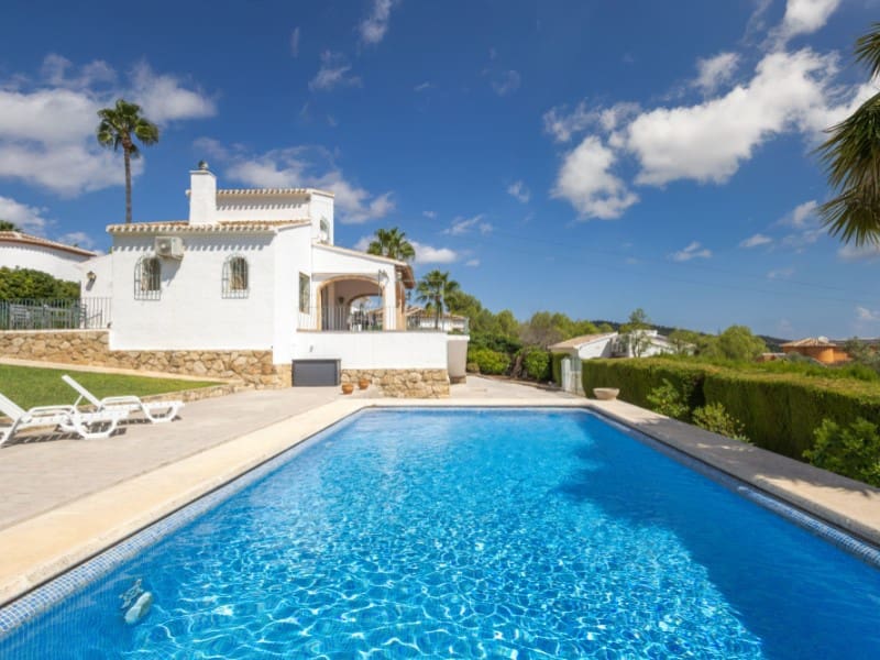 Chalet de 4 habitaciones en Javea / Xàbia en venta con piscina garaje - 695.000 € (Ref: 9291332)