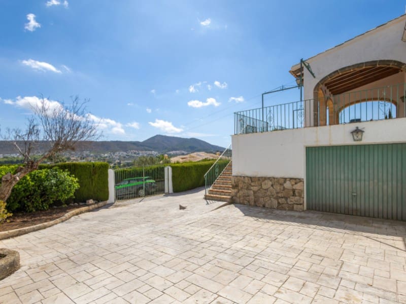 Chalet de 4 habitaciones en Javea / Xàbia en venta con piscina garaje - 695.000 € (Ref: 9291332)