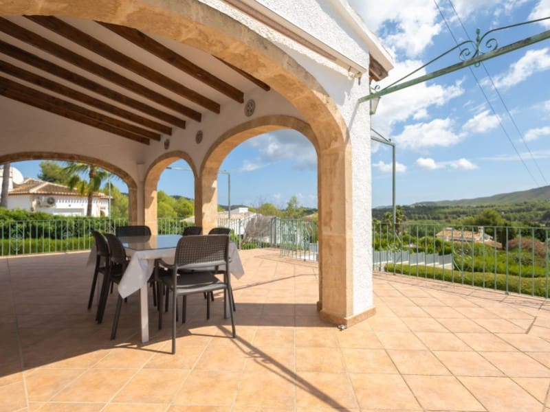 Chalet de 4 habitaciones en Javea / Xàbia en venta con piscina garaje - 695.000 € (Ref: 9291332)