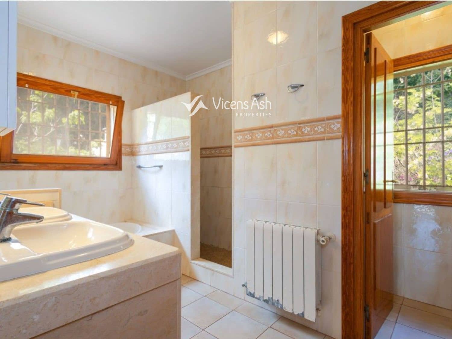 5 sovrum Villa till salu i Javea / Xabia med pool garage - 820 000 € (Ref: 9400781)