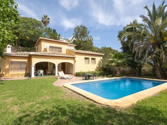 5 bedroom Townhouse for sale in Cap Martí - El Tossalet - Pinomar, Javea / Xàbia with pool garage - € 820,000 (Ref: 9400781)