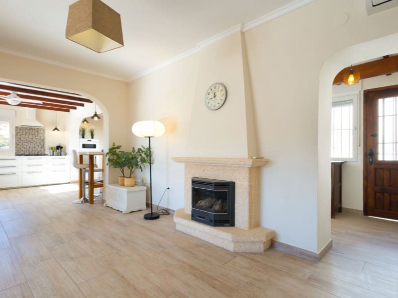 Chalet de 4 habitaciones en Javea / Xàbia en venta con piscina - 895.000 € (Ref: 9625775)