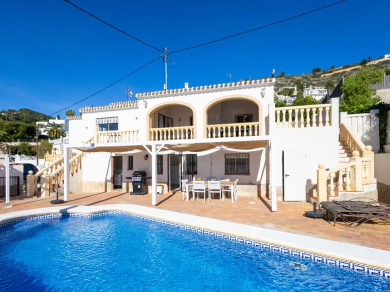 Chalet de 4 habitaciones en Javea / Xàbia en venta con piscina - 895.000 € (Ref: 9625775)