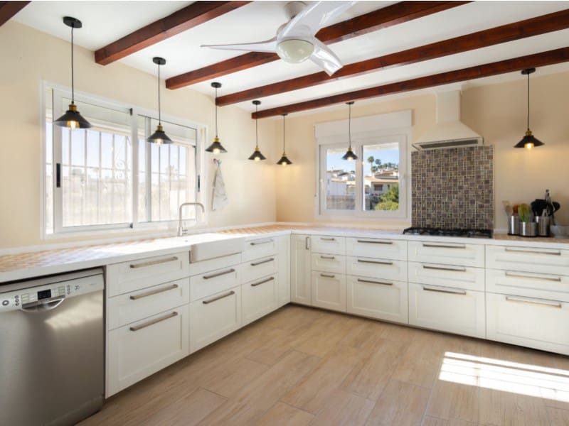 Chalet de 4 habitaciones en Javea / Xàbia en venta con piscina - 895.000 € (Ref: 9625775)