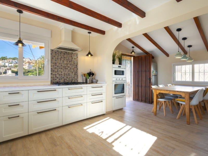 Chalet de 4 habitaciones en Javea / Xàbia en venta con piscina - 895.000 € (Ref: 9625775)